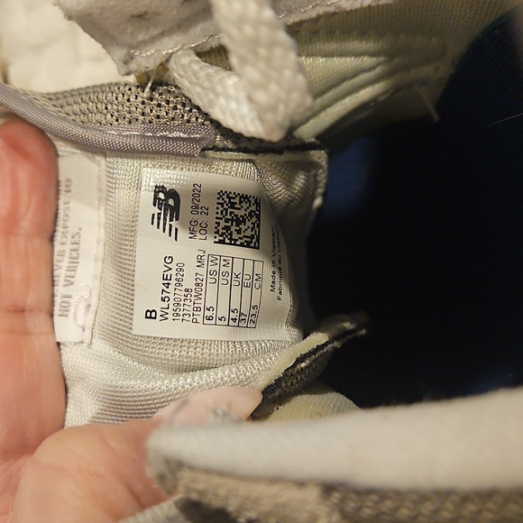 New Balance 574 Women's Gray Sneakers~ 6.5 - Picture 5 of 7